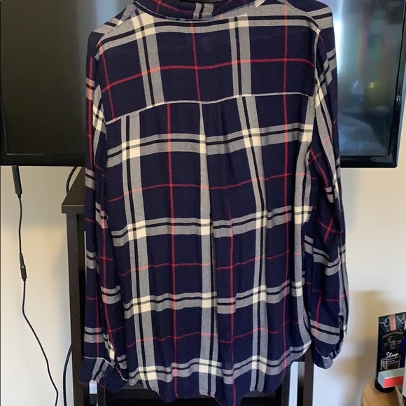 Light weight flannel top - Picture 2 of 3